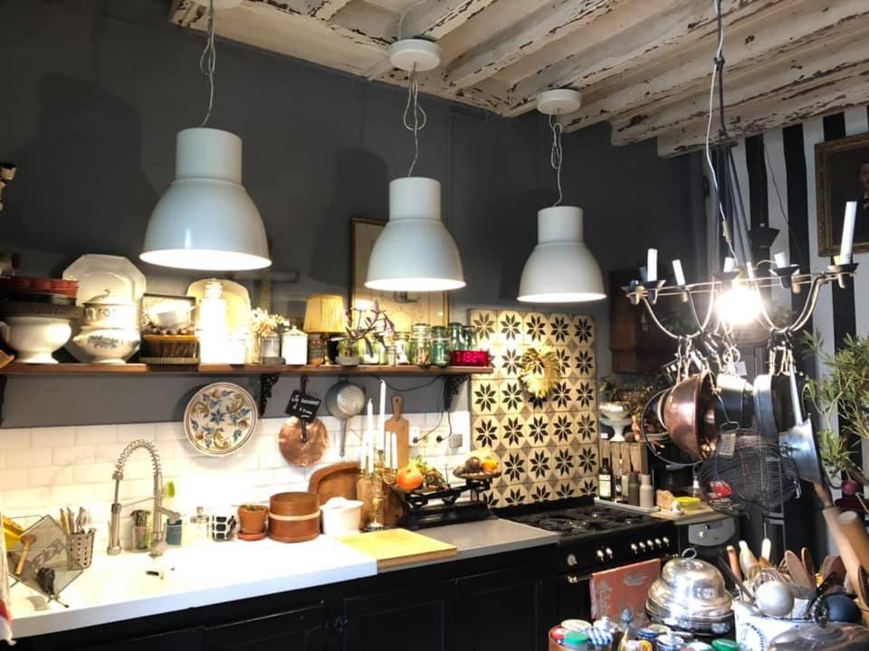 Maison d'hôtes les volets verts et sa brocante Ecueille Extérieur photo