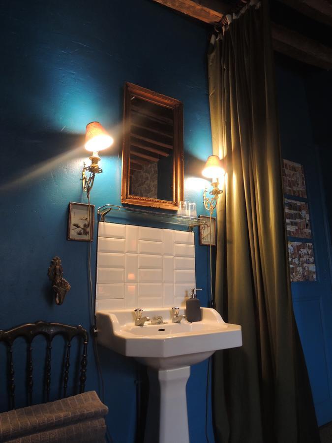 Maison d'hôtes les volets verts et sa brocante Ecueille Extérieur photo
