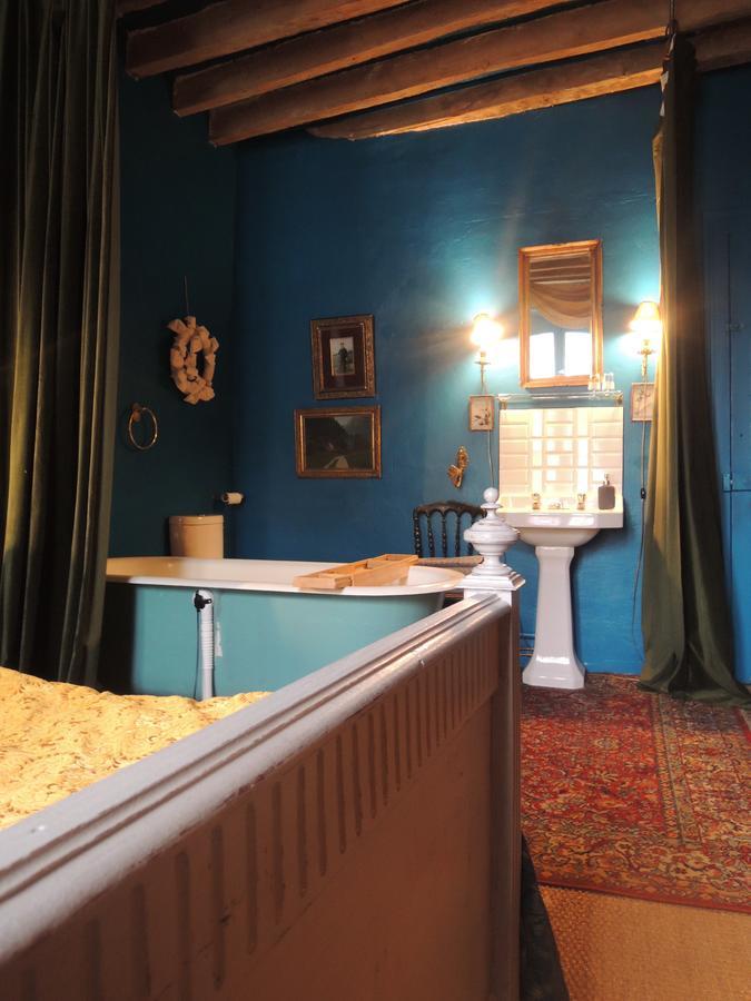 Maison d'hôtes les volets verts et sa brocante Ecueille Extérieur photo